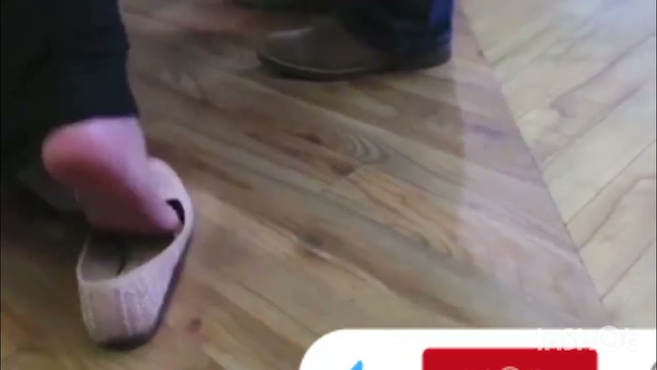 Candid feet burqua clad hijab women flats shoeplay