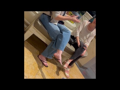 Candid Milf with PERFECT feet flip flop dangling and Shoeplay