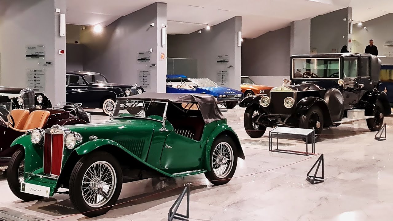 Car Museum:12 Classic and Rare Cars in a Collection