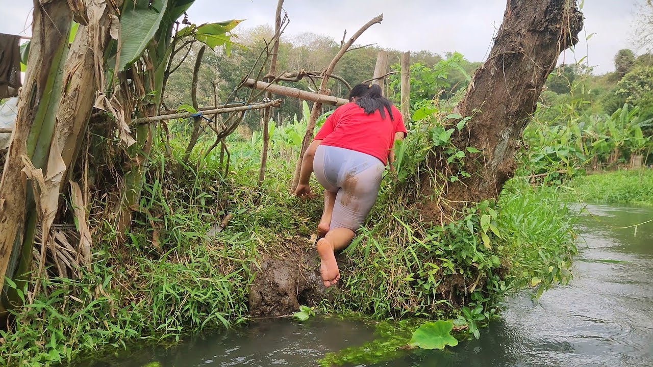 CARI IKAN DI PINGIRAN TAMBAK HASIL NYA LANGSUNG DI BAKAR DI ALAM