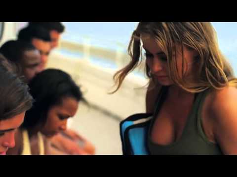 Carmen Electra bikini scene 2 headed shark attack