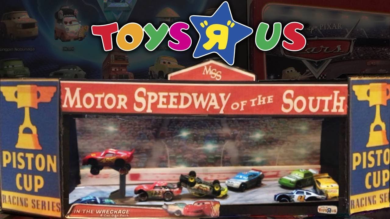 Cars 'In the Wreckage' 8-Car Gift Pack Toys 