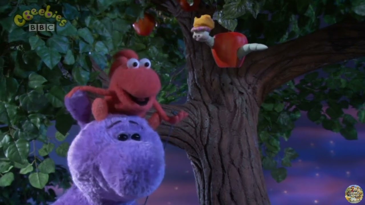 CBeebies | Big and Small - S02 Episode 2 (I Spy a Firefly)