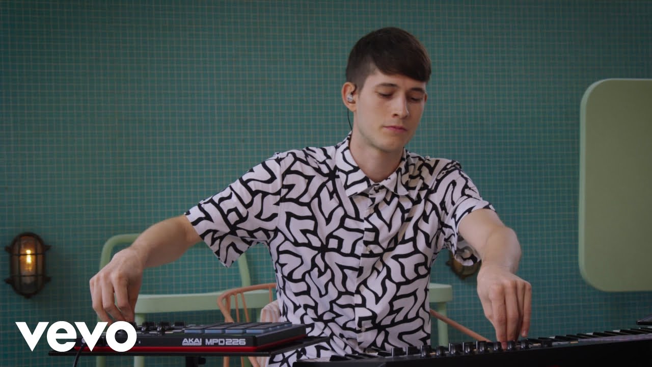 Cella - Home (Live Session) ft. Flaws