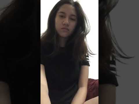 Cewe cantik pamer lidah