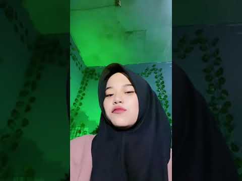 CEWE LIDAH PANJANG