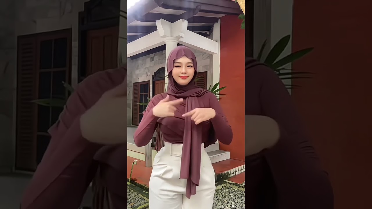 Cewek Hijab Manset Coklat Joget Tiktok Cantik Hot Gemes Lucu