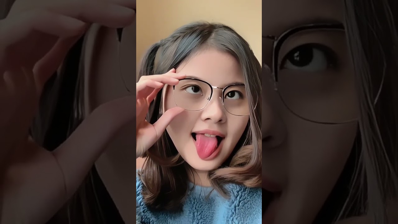 cewek melet liur🤤