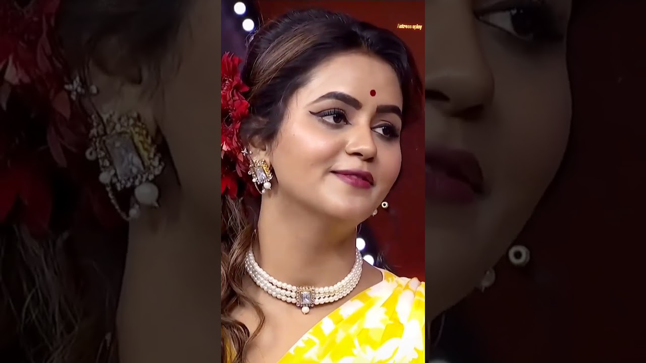 Chaitra Reddy hot low hip saree navel show dance yellow saree romance touching