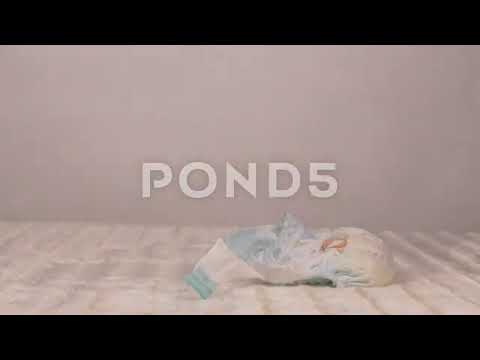 CHANGE DIAPERS POOP