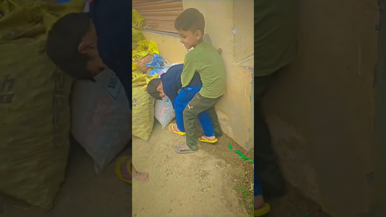 chhote bache ne gandi harkat ki #viralvideos #youtubeshorts 😂😂😂😂😂🤣🤣🤣