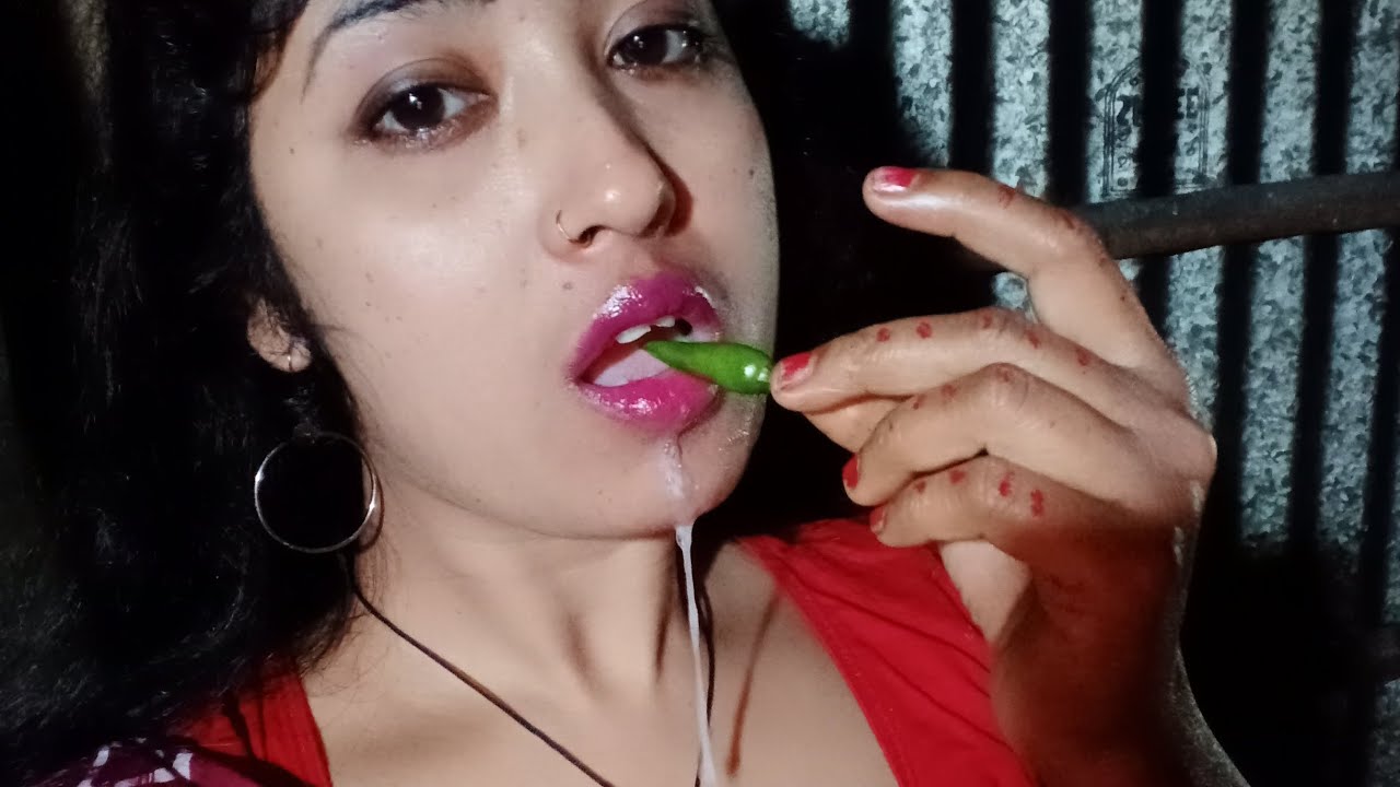 Chilli with 🌶️🌶️spit challenge video #part 2 #mast Request 🔥🔥#funnyvideo 😜🤣😘 #vlogs