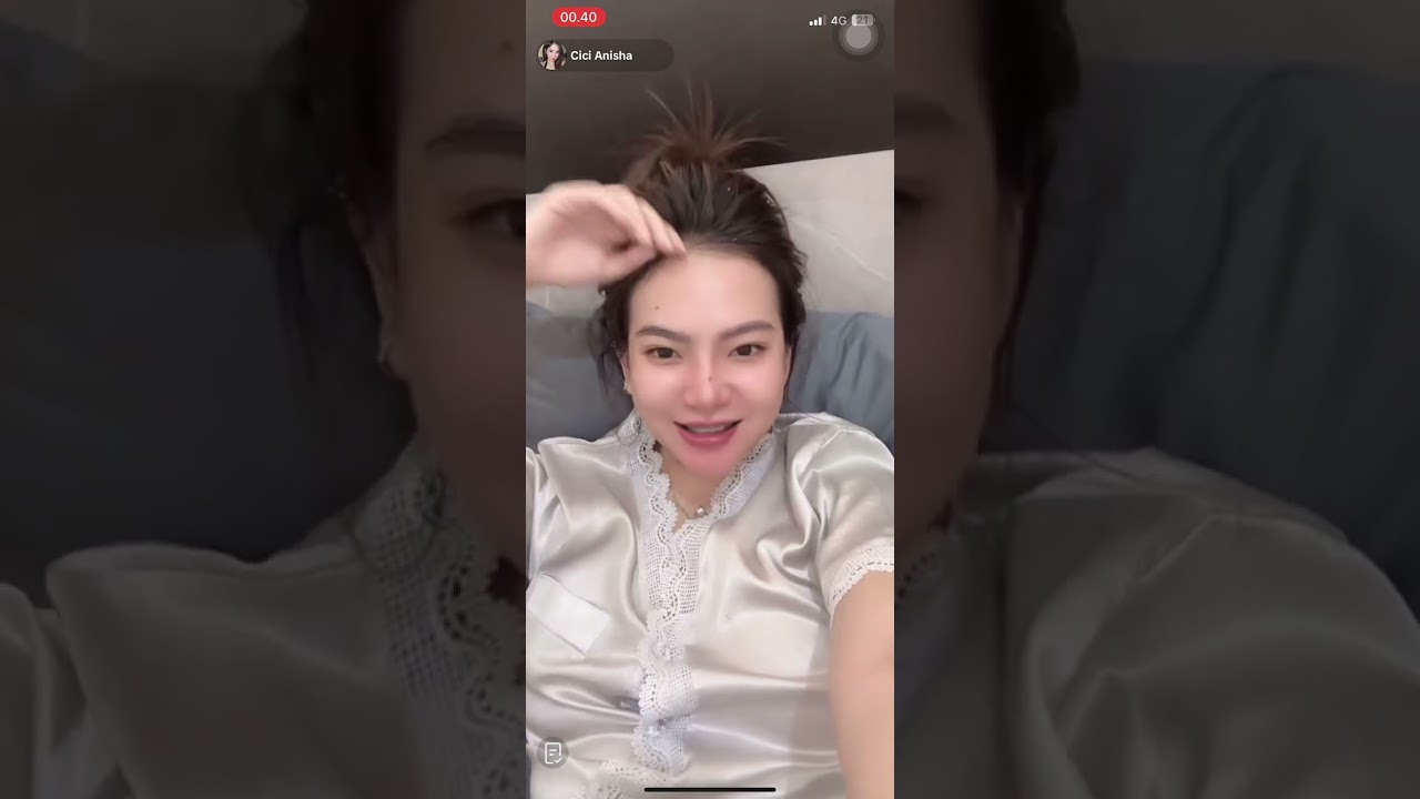 Cici Fahma Lubis lupa gak pake BH