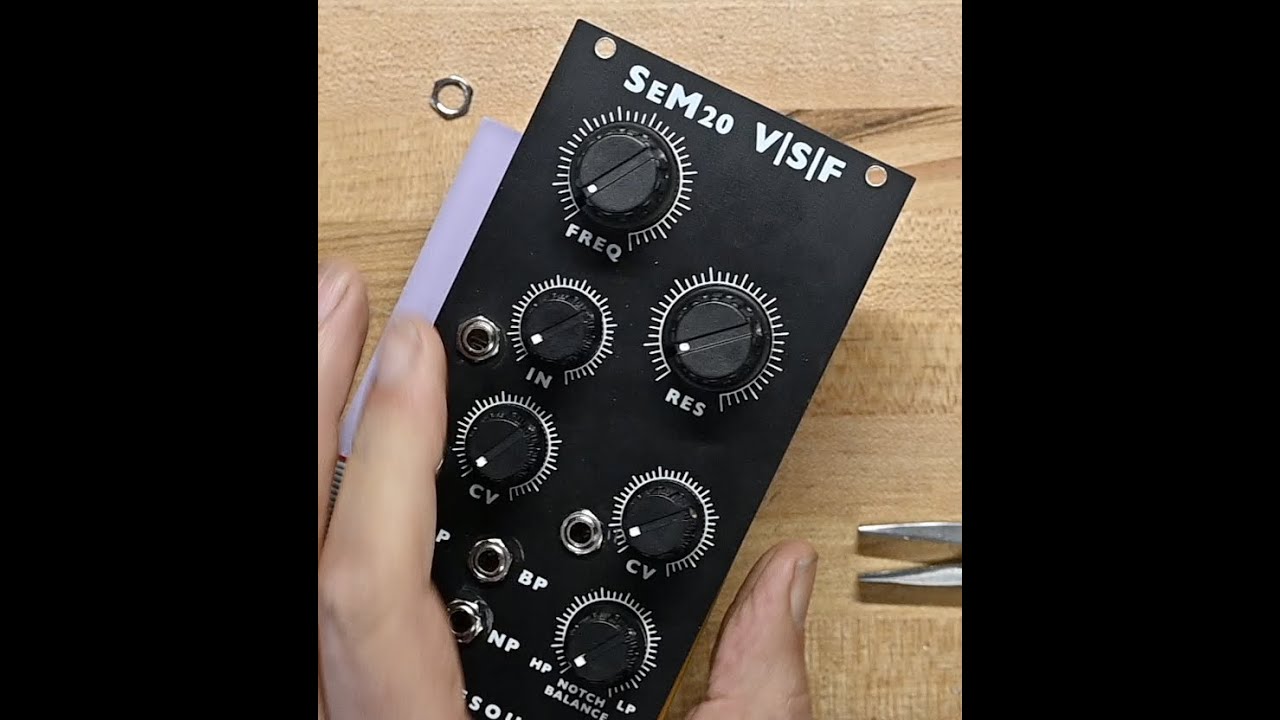 C.K. builds a SeM20 from Bubblesound eurorack kit