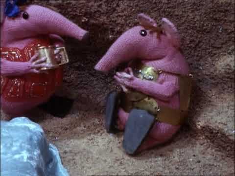 Clangers Original | S01 E01 | Flying