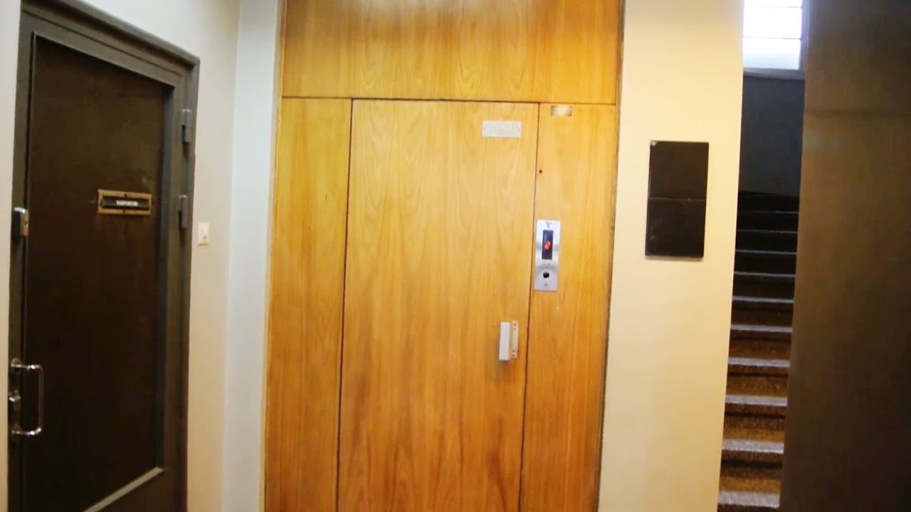 Classic KONE traction elevator (mb KONE M-series) @ Mechelininkatu 10, Helsinki, Finland