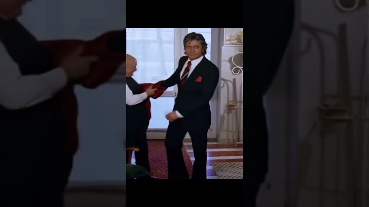 Cüneyt Arkın Ayrı Dünyalar Palto Çıkarma Karizma