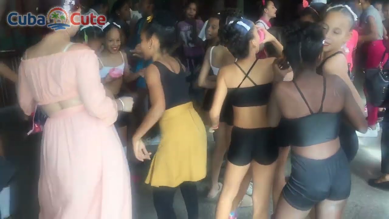 Colegiala Latina Hermosa Video