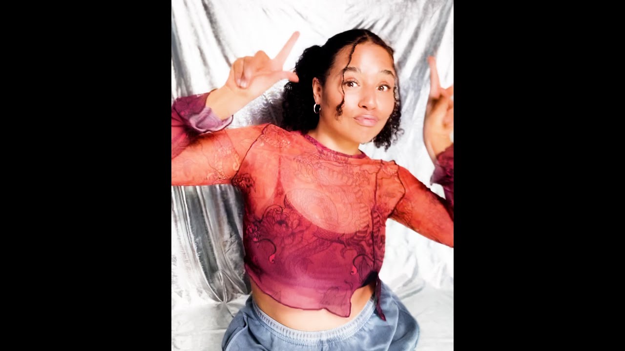 como me muevo lyric video - monita (from the divine feminine energy EP)
