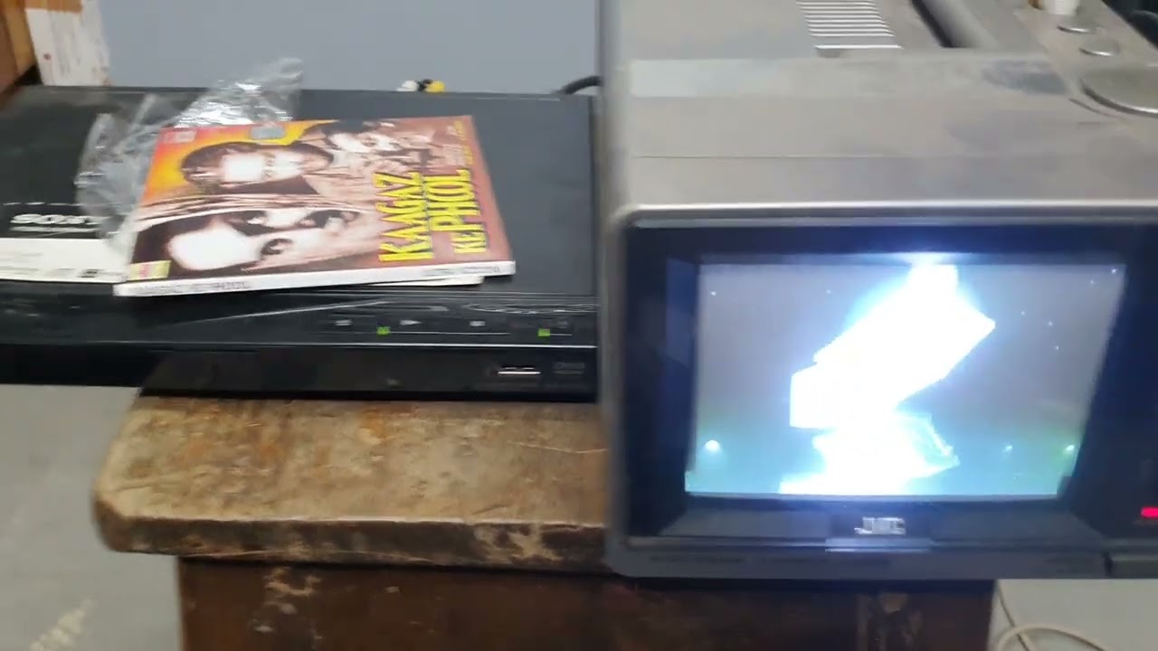 COMPLETE WORKING JVC COLOUR TV