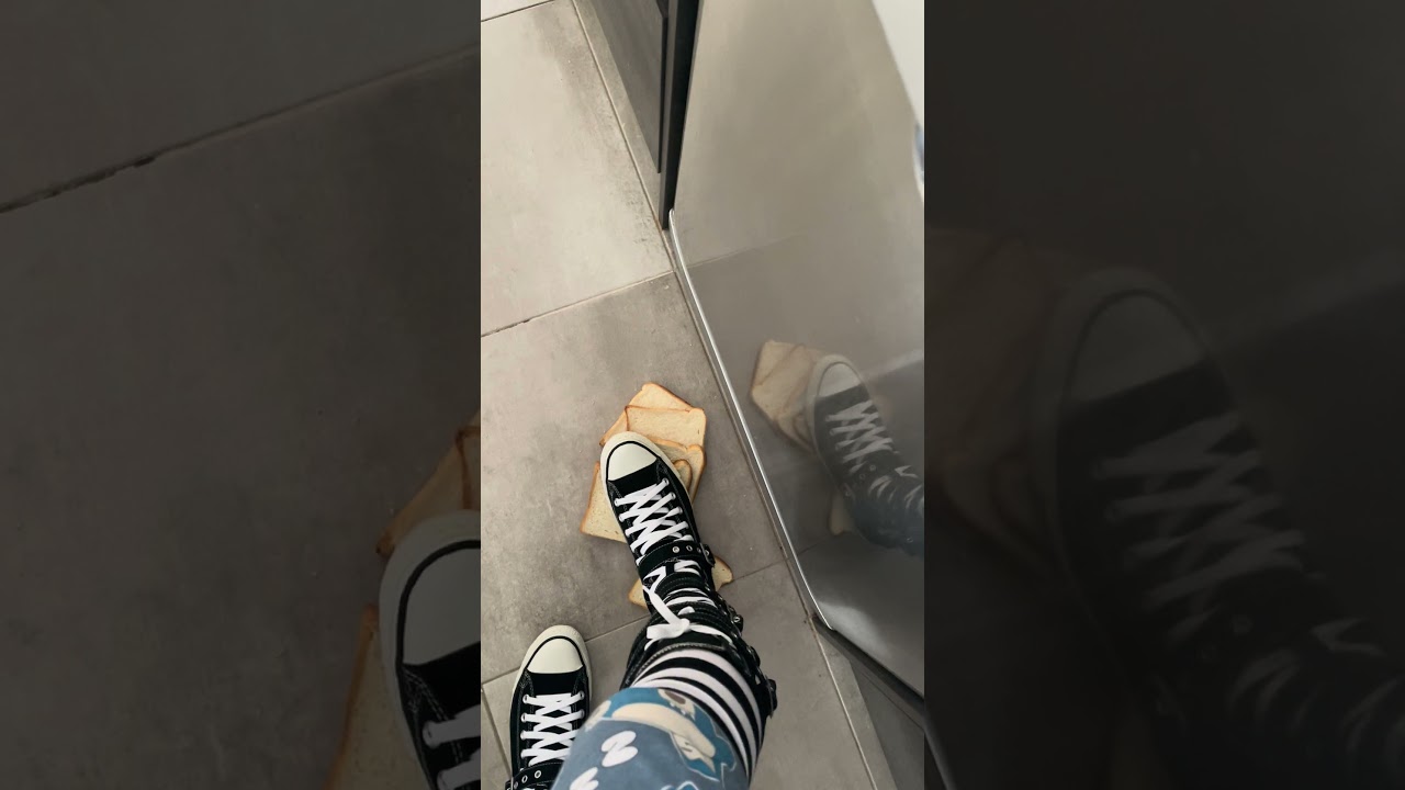 Converse crush bread