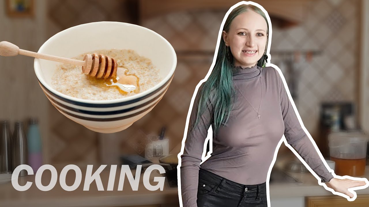 Cooking at home: healthy oatmeal with honey