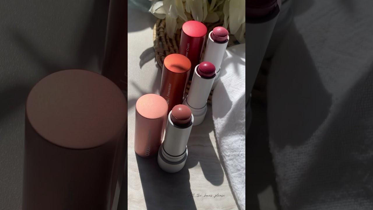 Coola WINS with these tinted lip balms ☀️ #lipbalm #sunscreen #tintedlipbalm