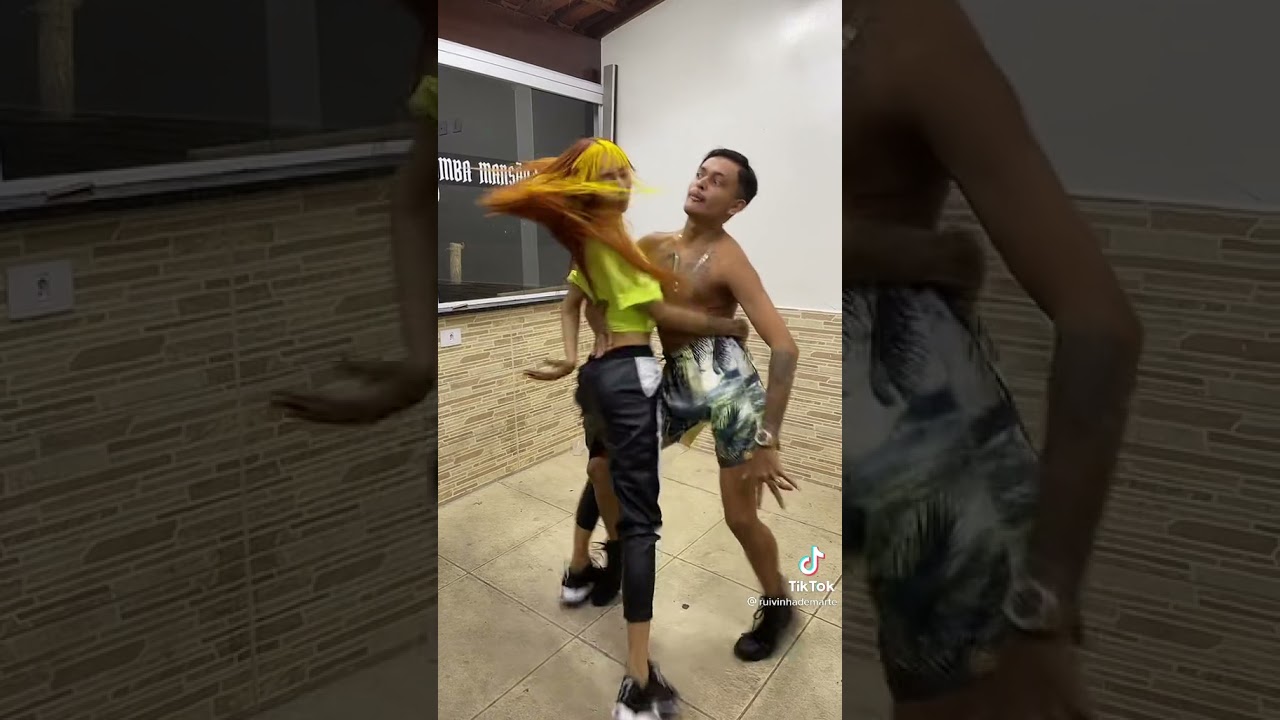 CREMOSINHO E RUIVINHA DE MARTE DANÇANDO FUNK 😍