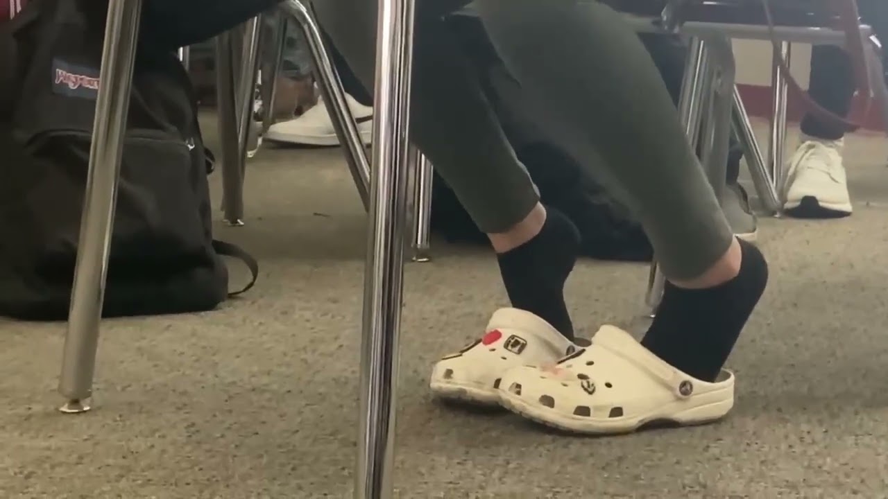 Crocs shoeplay