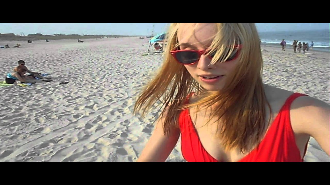 Crushing a Face in the Sand