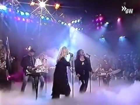 Csepregi Eva & Leslie Mandoki - Korea (Live @ Clip Klapp 1989)