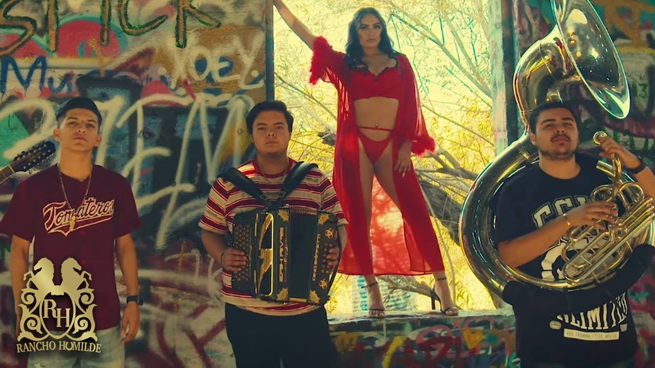 Cuerda Elegante - Aca en California [Official Video]