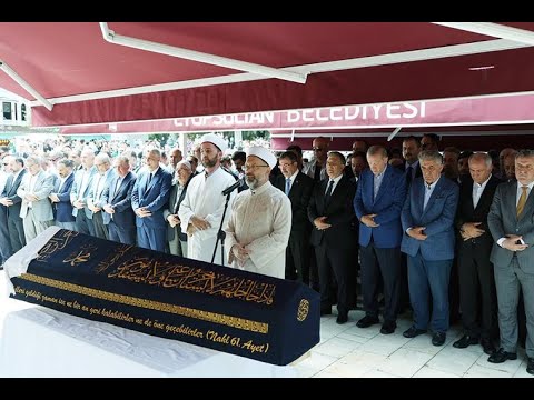 Cumhurbaşkanı Erdoğan, AK Parti Genel Başkan Yardımcısı Yazıcı’nın annesinin cenazesine katıldı