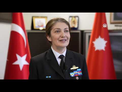 Cumhuriyet'in ilk kadın amirali Rizeli Gökçen Fırat: 