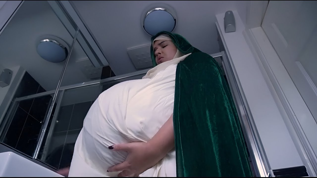 Cute girl ARABIAN PRINCESS FARTS #diarrhea #toilet #fart #poop #girl