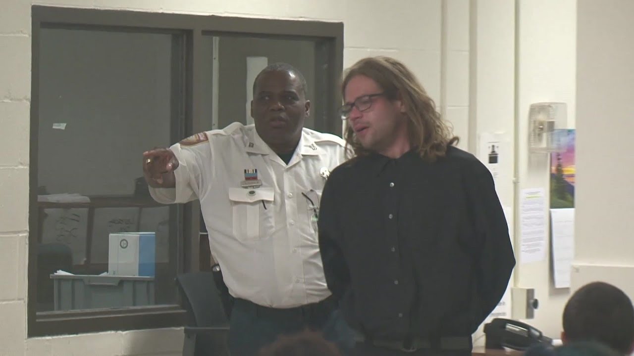 Dad accused of leaving daughter in hot car appears in court