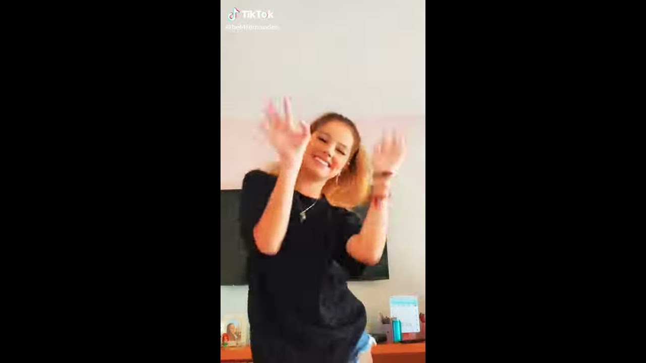Dancinha Da Bela Fernandes #9 - Tik Tok!!