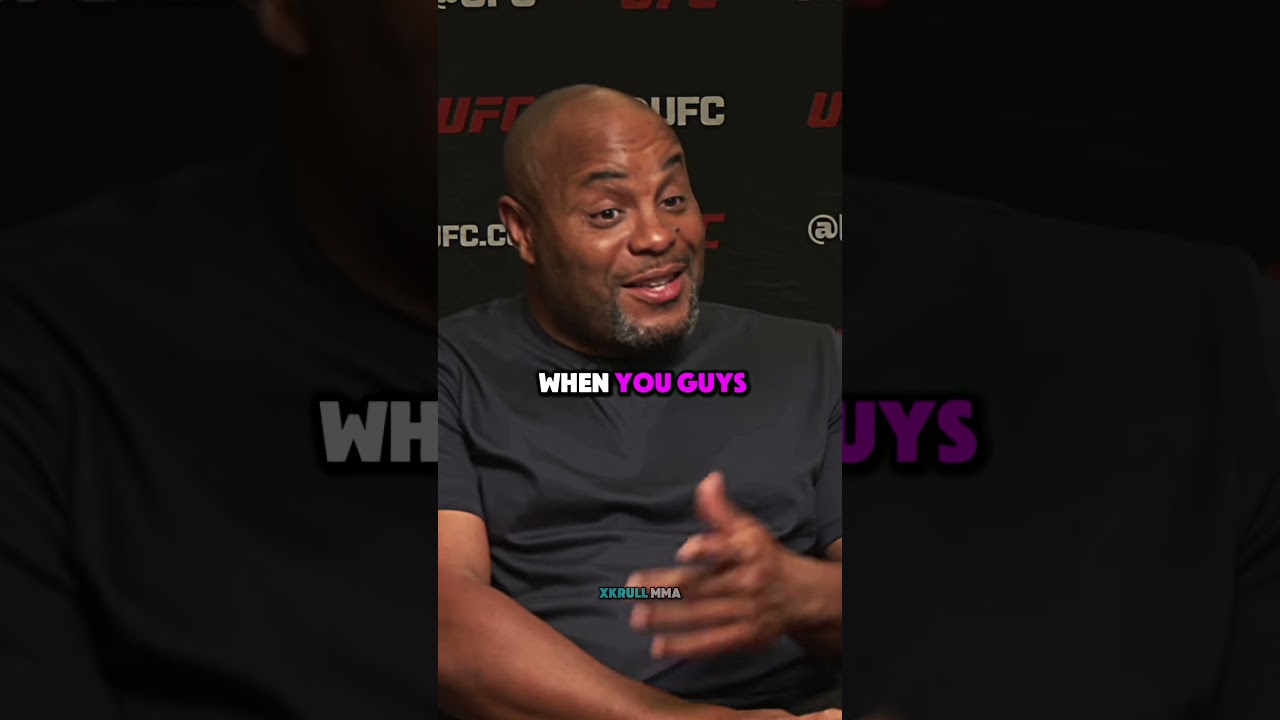 😂Daniel Cormier Trolls Islam Makhachev👊