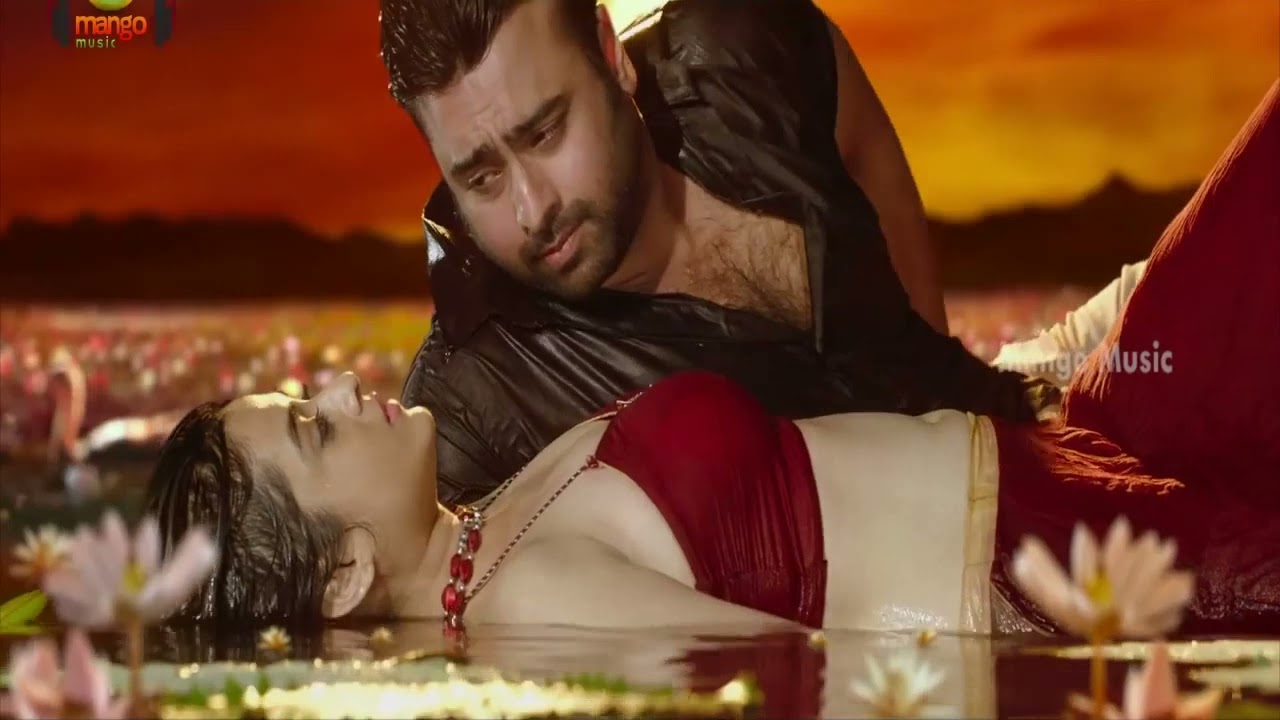 darshana banik kiss