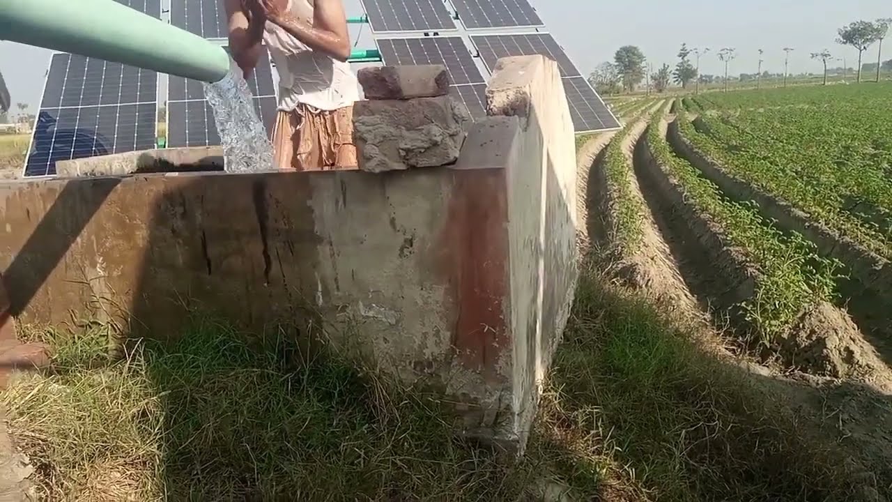 Dasi boy 💦🥵 Tubewell swimming in village +923265970516