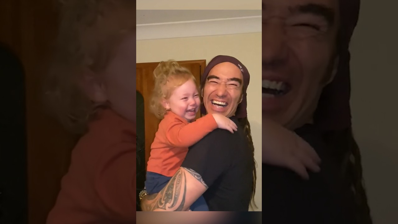 Daughter has heartwarming reaction to Dad returning home ❤️￼