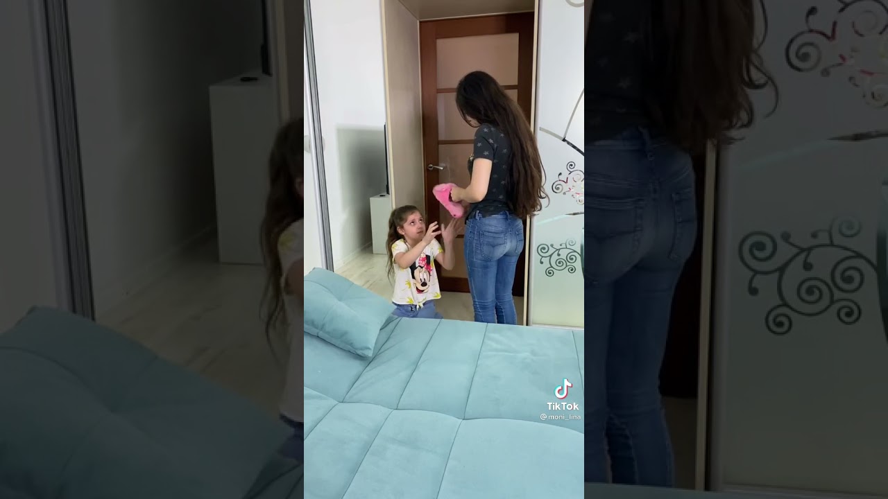 Daughter slap mummy's ass prank /funny comedy tiktok compilation