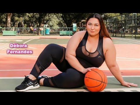 Débora  Fashion Nova Curve Lookbook 4K Biography
