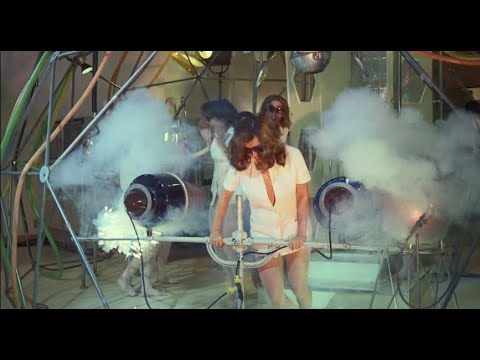 Death scene from Invasion of the Bee Girls