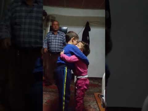 Dede torunlar oynuyorlar