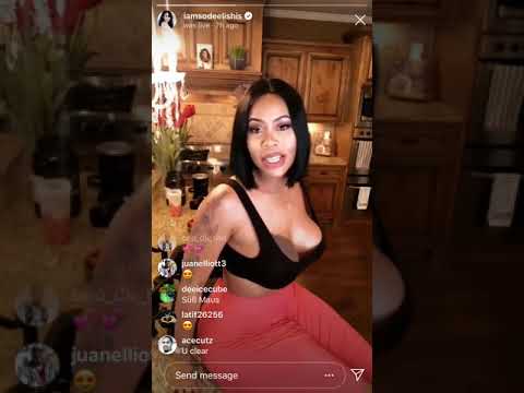 Deelishis twerking on Instagram live