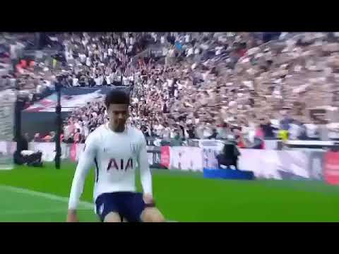 Dele Alli with the Floss Dance! 🤙😜 Tag your Fortnite squad! @dele