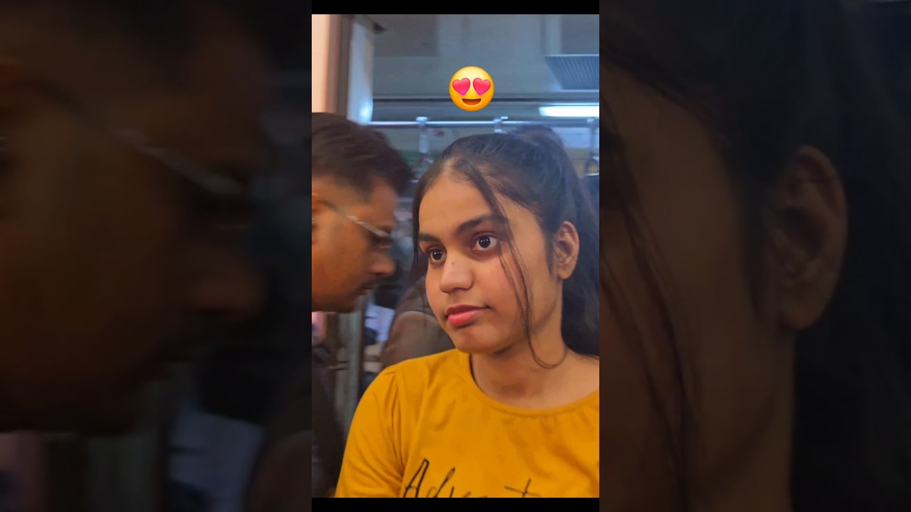 Delhi metro girls reactions 🚇😍 #cutegirl #delhimetro #shortsfeed #viralshorts