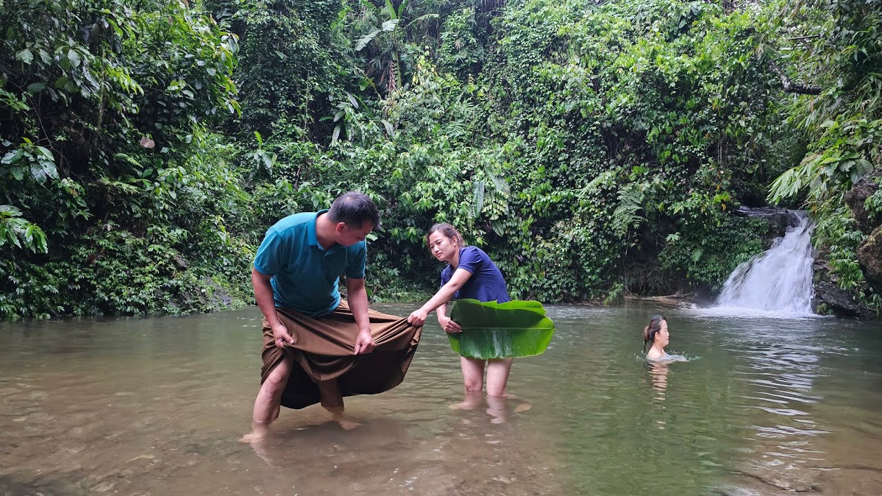 Delicious figs and the girl bathing alone in the stream/ the ending/ Ly Tieu Ha