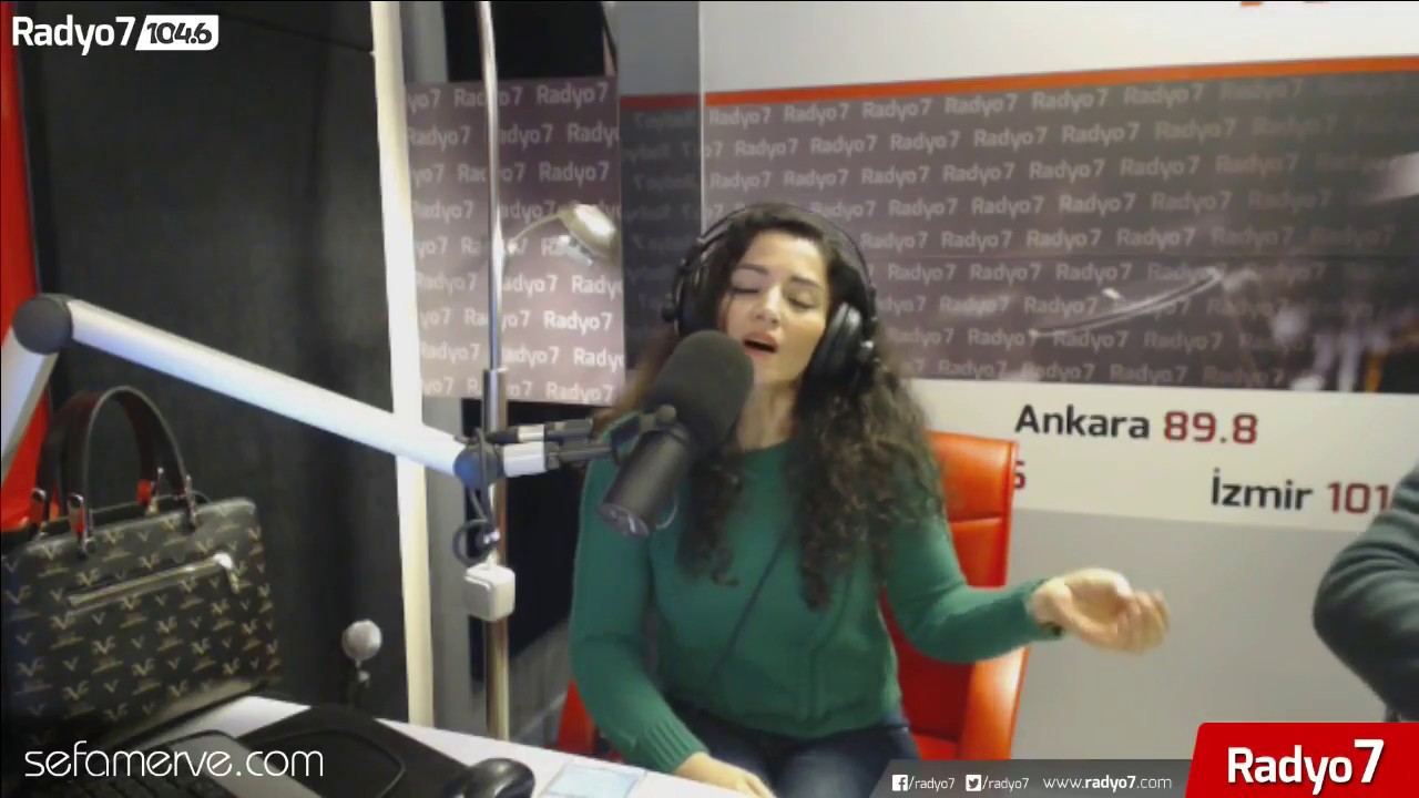 Deniz Toprak - Mektup Yazarım Mektup (Akustik)